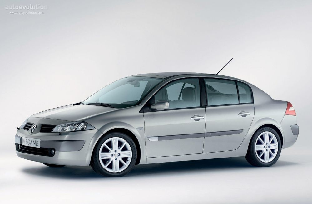 RENAULTMeganeSedan-533_12.jpg