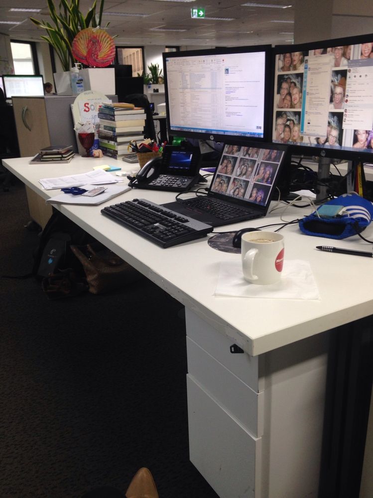 desk.JPG